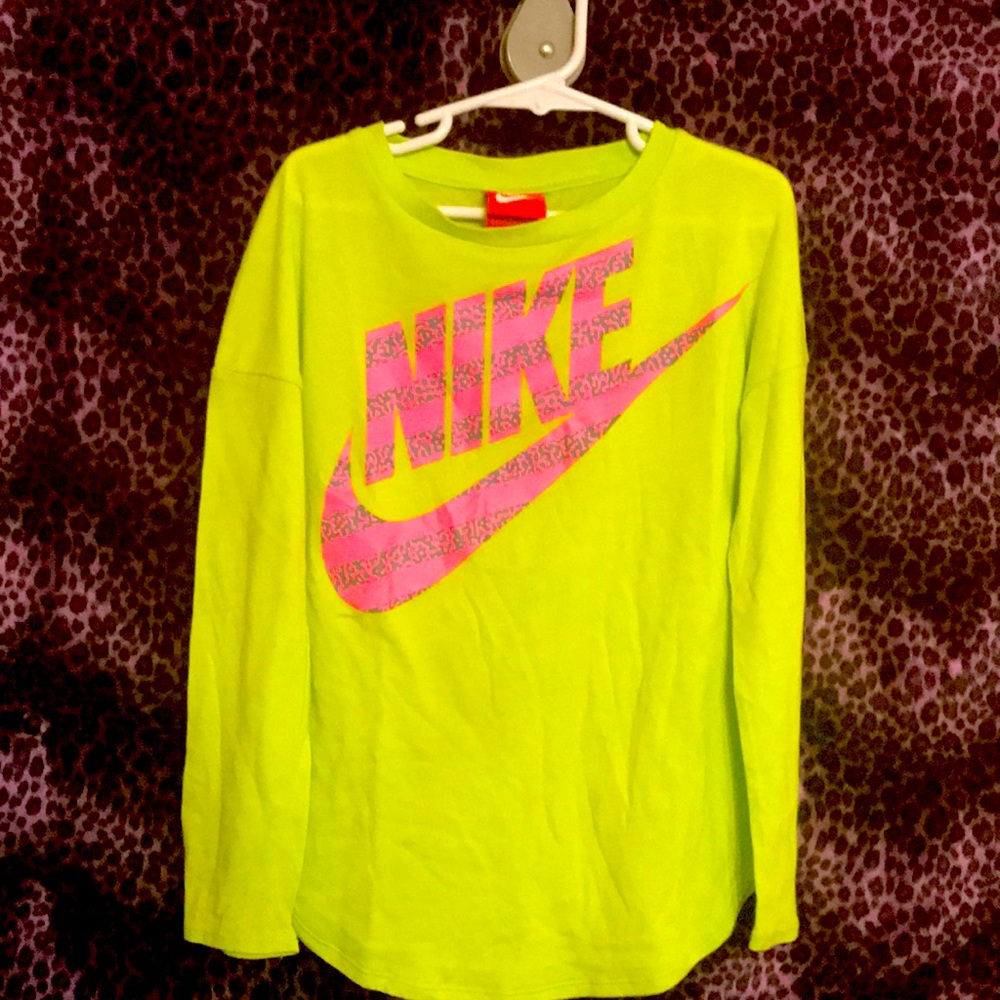 Beautiful mint green Nike top for children (7849(GR)